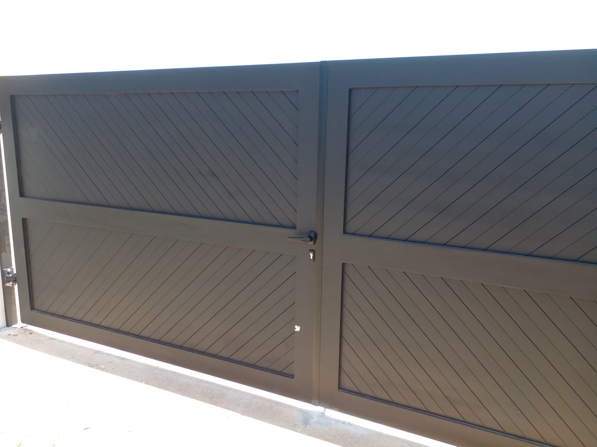 Chevron Double Gate