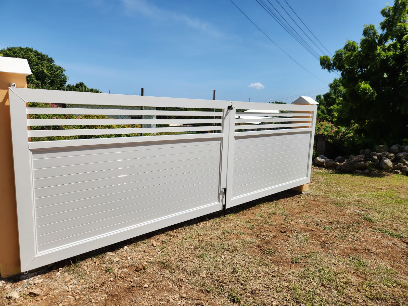 Horizontal Slat Gate