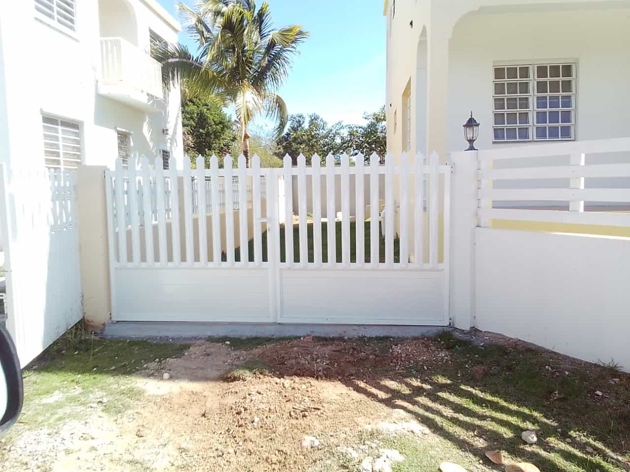 Picket Swing Gate