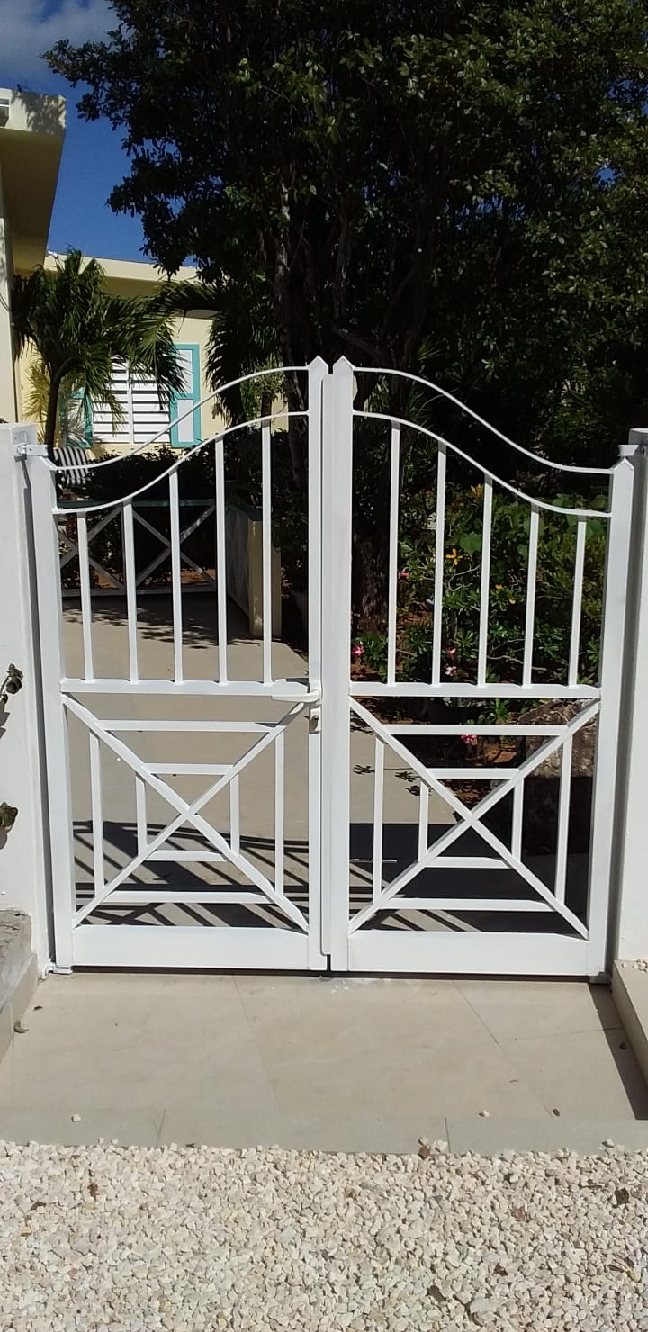 Seahorse Sliding Gate