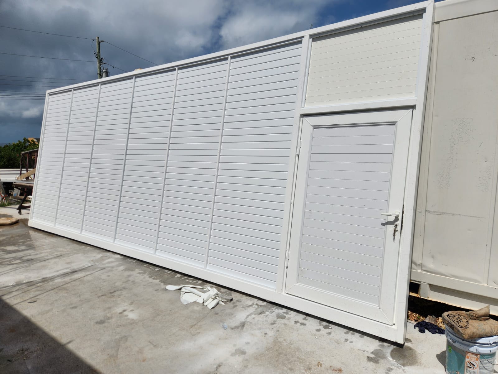 Large Panel Window & Gate